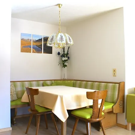 Ferienwohnungen Drexel Elbigenalp Room photo